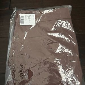 Lululemon Straight-Leg Mid-Rise Pant Luxtreme